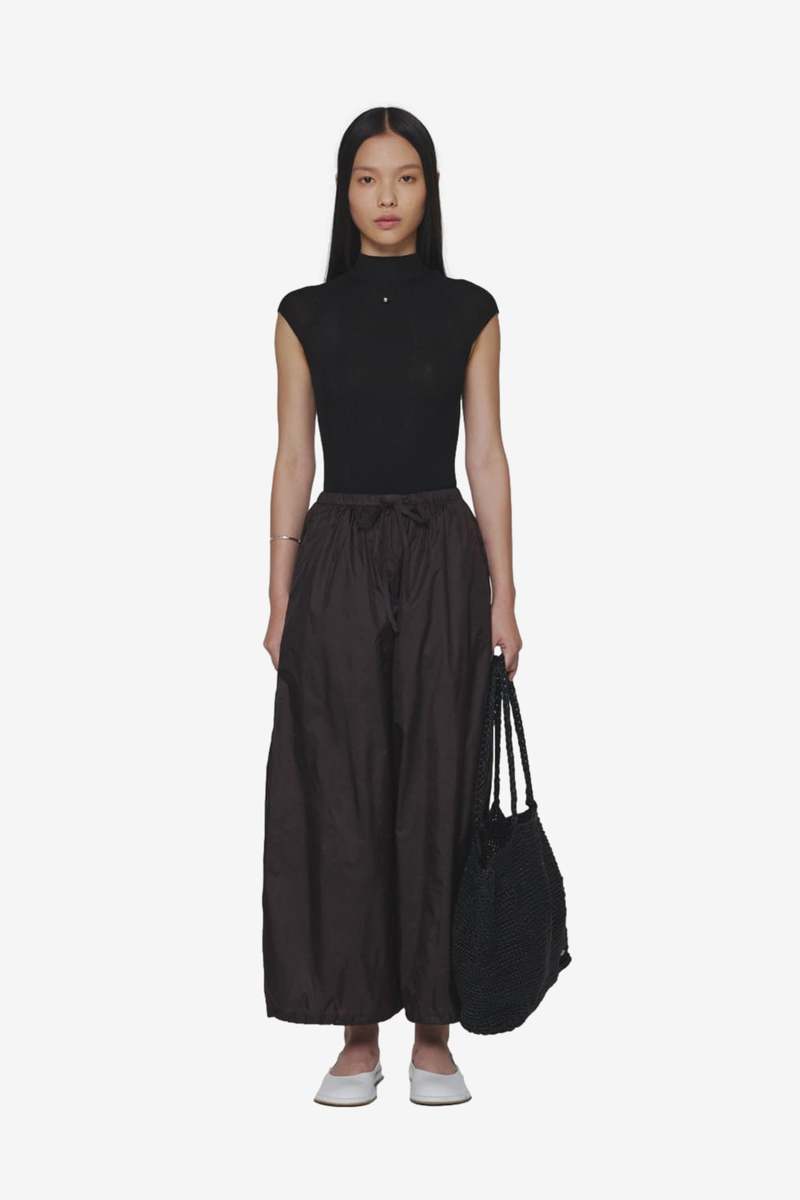 AMOMENTO Nylon Shirring Pants