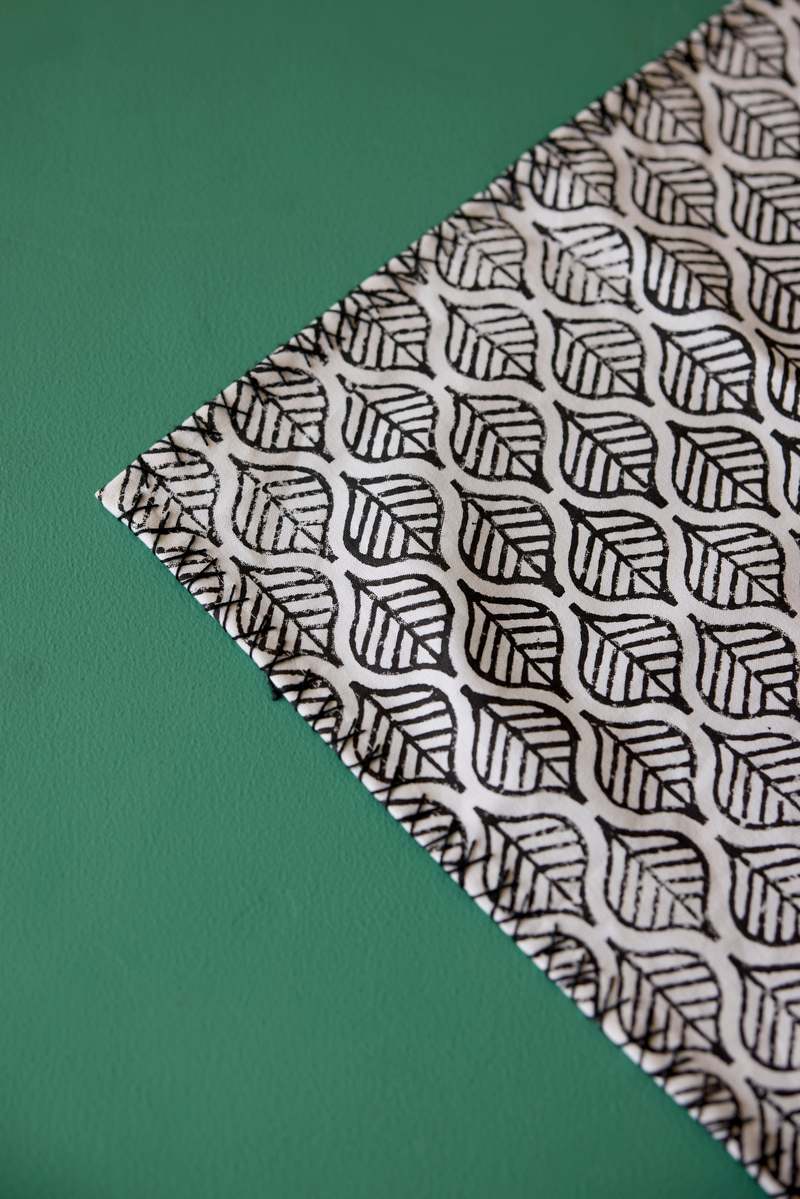 CQC LA Leaf Motif Placemat Set CQC LA Leaf Motif Placemat Set
