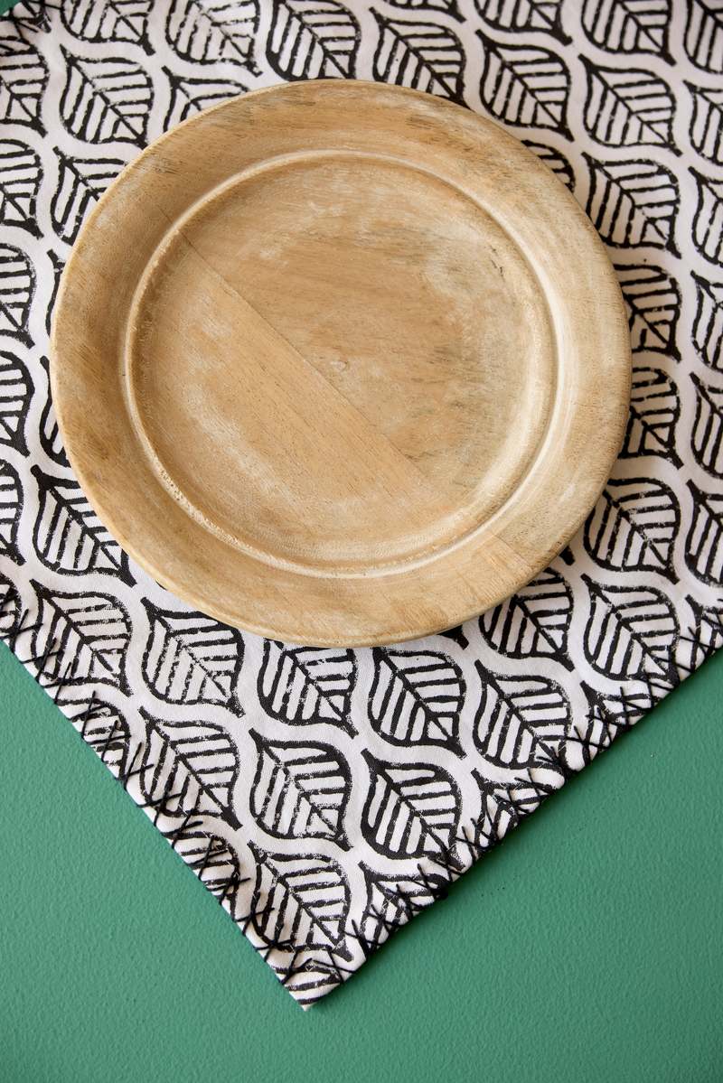 CQC LA Leaf Motif Placemat Set CQC LA Leaf Motif Placemat Set