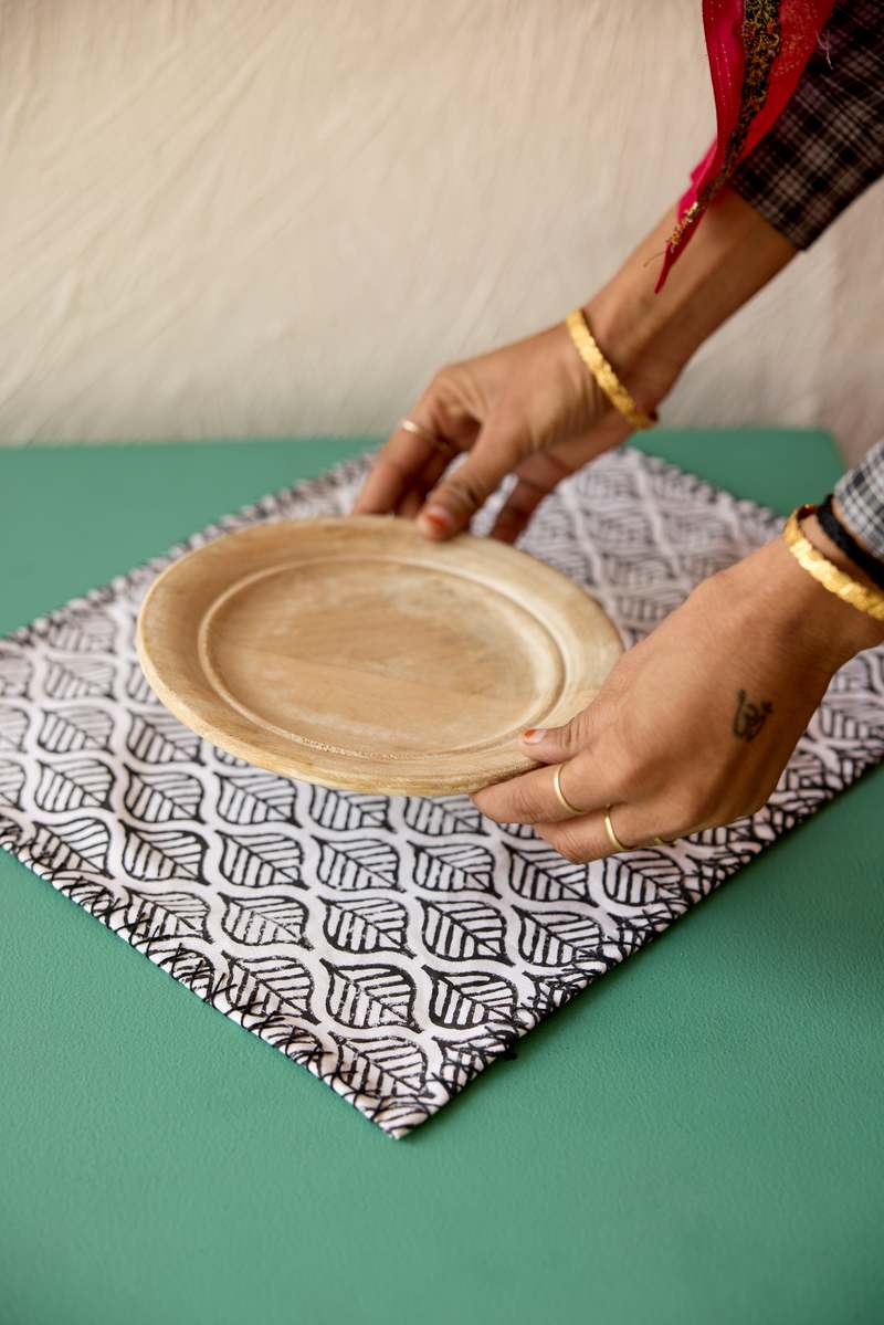 CQC LA Leaf Motif Placemat Set CQC LA Leaf Motif Placemat Set