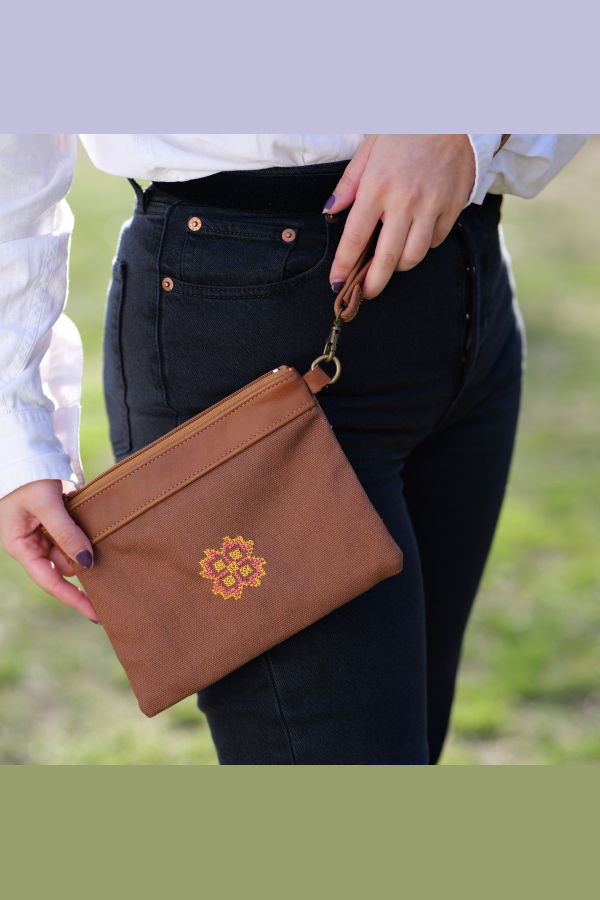Darzah Star Leather Clutch