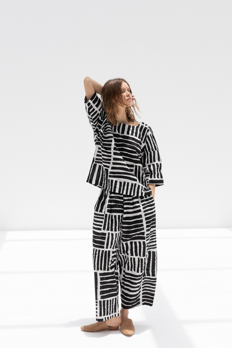 Black Crane Short Sleeve Square Neck Top - Black Black Crane Short Sleeve Square Neck Top - Black