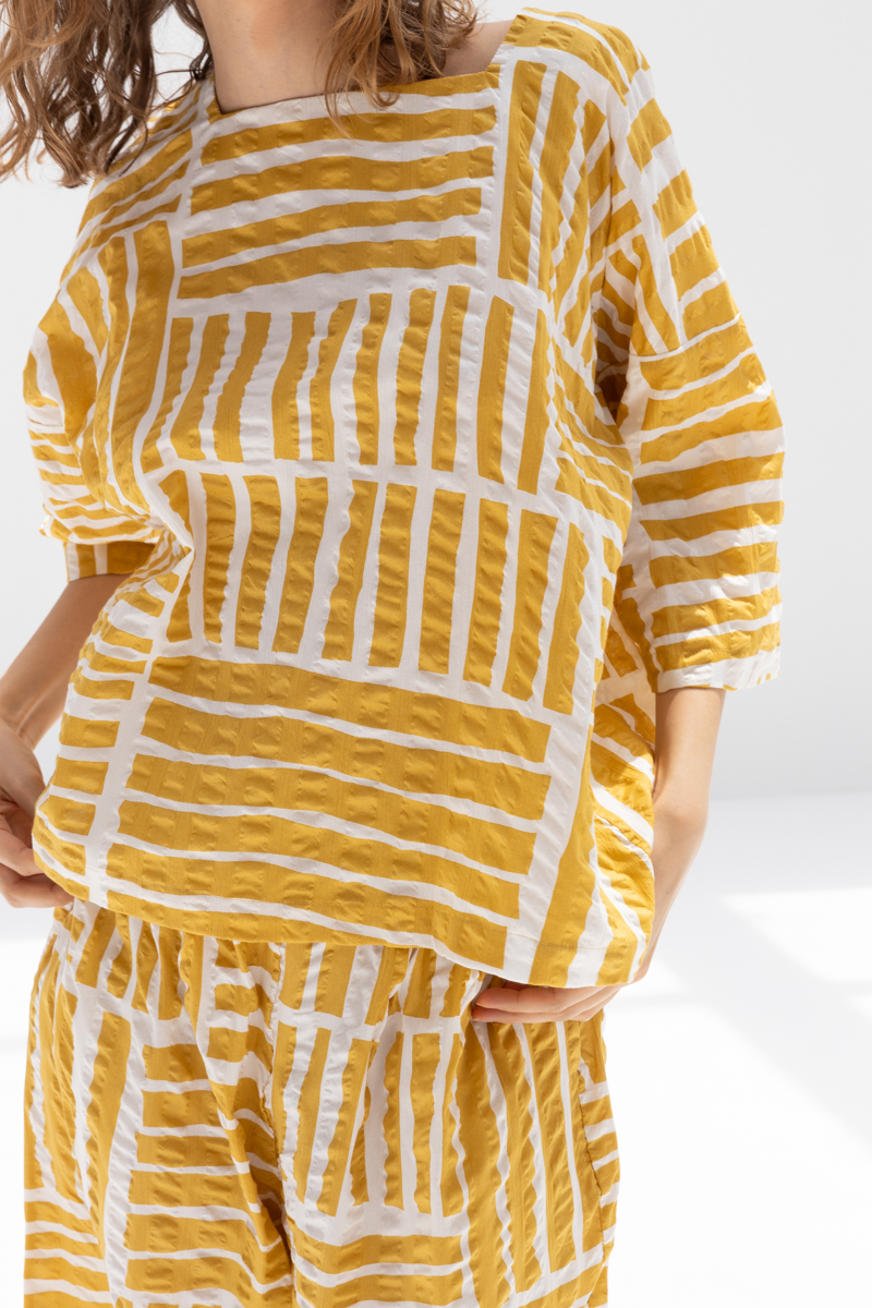 Black Crane Short Sleeve Square Neck Top - Print/Gold Black Crane Short Sleeve Square Neck Top - Print/Gold