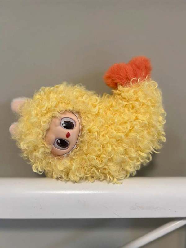 Popmart Labubu THE MONSTERS Wacky Mart Fried Shrimp Costume