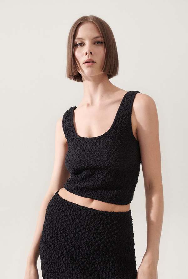 Silk Laundry Popcorn Cropped Cami - Black Silk Laundry Popcorn Cropped Cami - Black