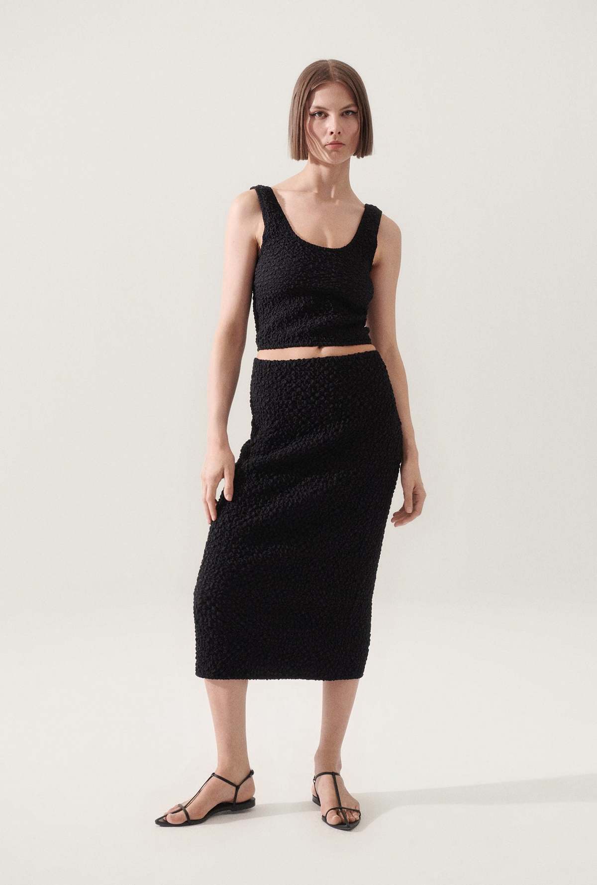 Silk Laundry Popcorn Cropped Cami - Black - Image 3 of 5