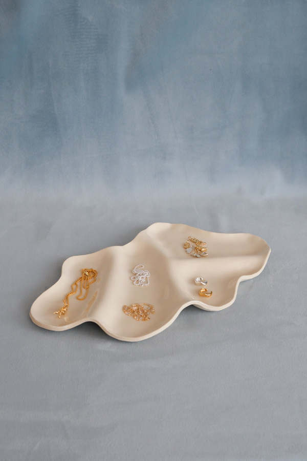 UNIT 65 Girl Dinner Plate - Cream Glaze