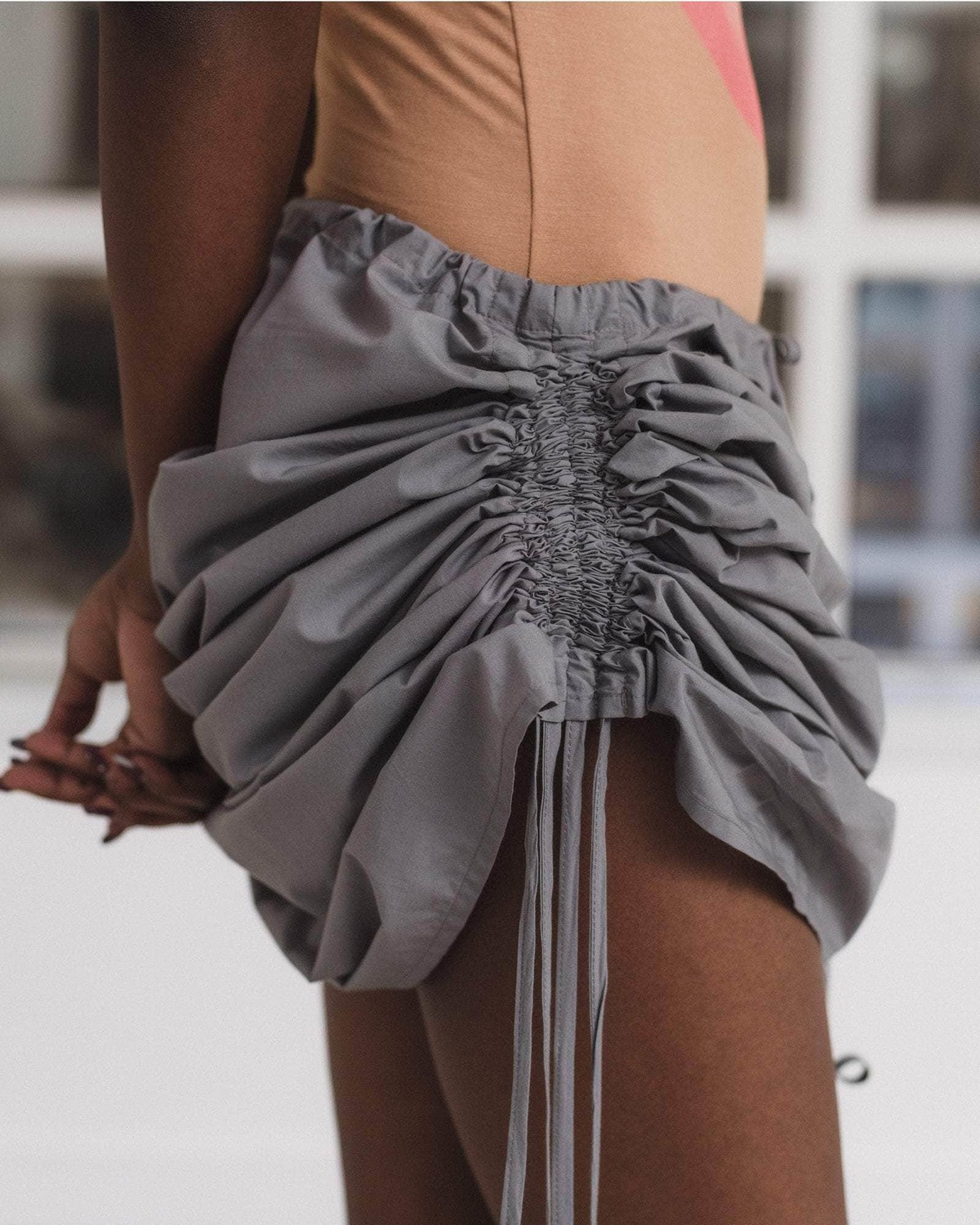 スカート Baserange Pictorial Strap Skirt size S Ziti Grey Pictorial Strap Skirt - Baserange – Assembly New York