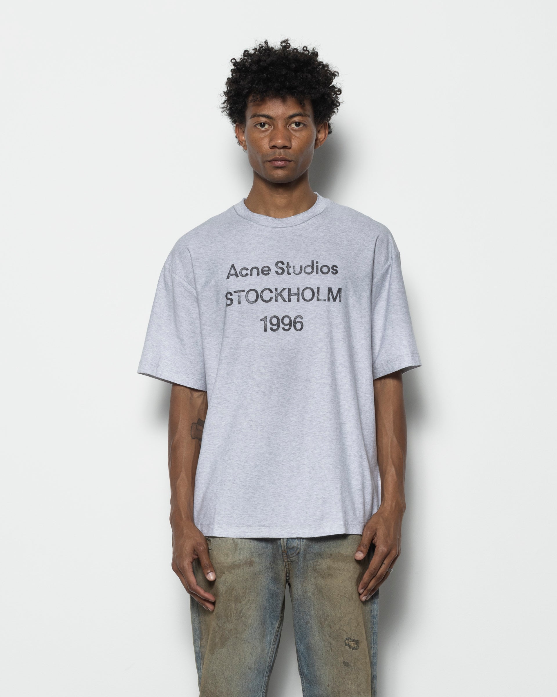 【Acne Studios】★Printed Logo T-Shirt★ Acne Studios - Relaxed Fit Logo T-Shirt in Bubble Pink – Stoy