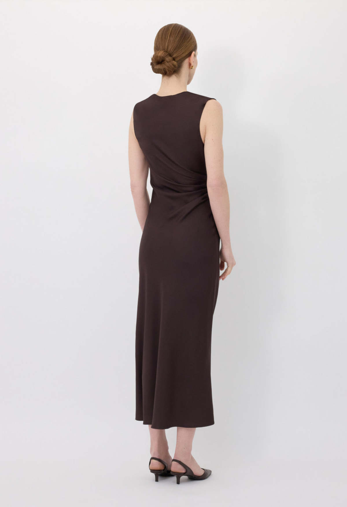 ワンピース Loulou Studio FW25 Brown silk Roan dress (ROAN BROWN) LOULOU DE SAISON Roan draped silk-twill maxi dress | NET-A