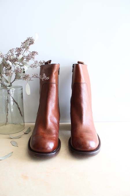 【送料&関税込】Thom Browne Round Toe Slip-on Boots Thom Browne Round Toe Slip-On Boots | Garmentory