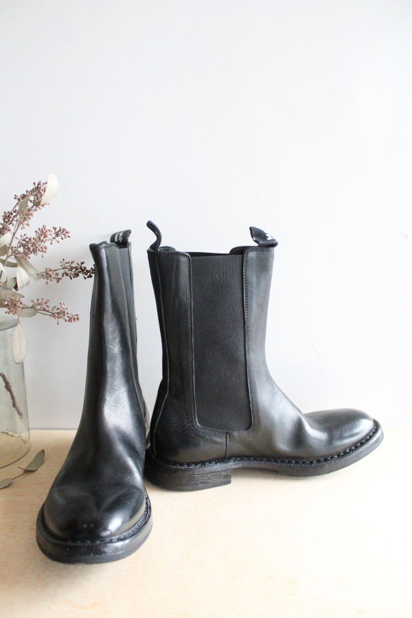 MOMA Kurni Chelsea Boot - Black