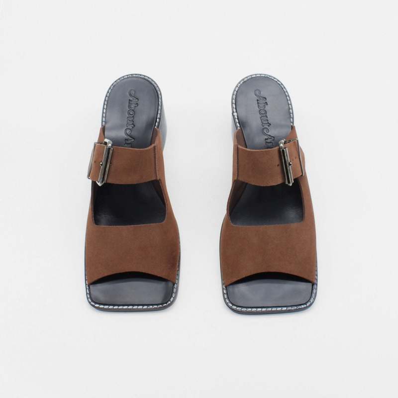 About Arianne Avi Mule