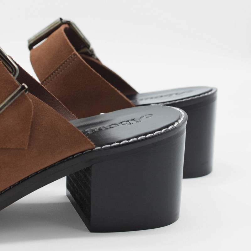 About Arianne Avi Mule