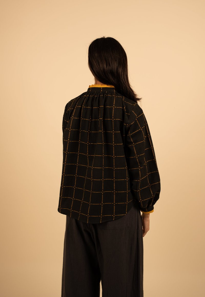 FOLD Check Ruffle Collar Shirt