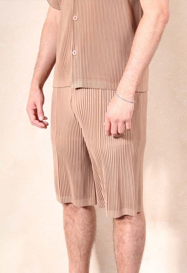 The NKC Store Mid Pleated Short