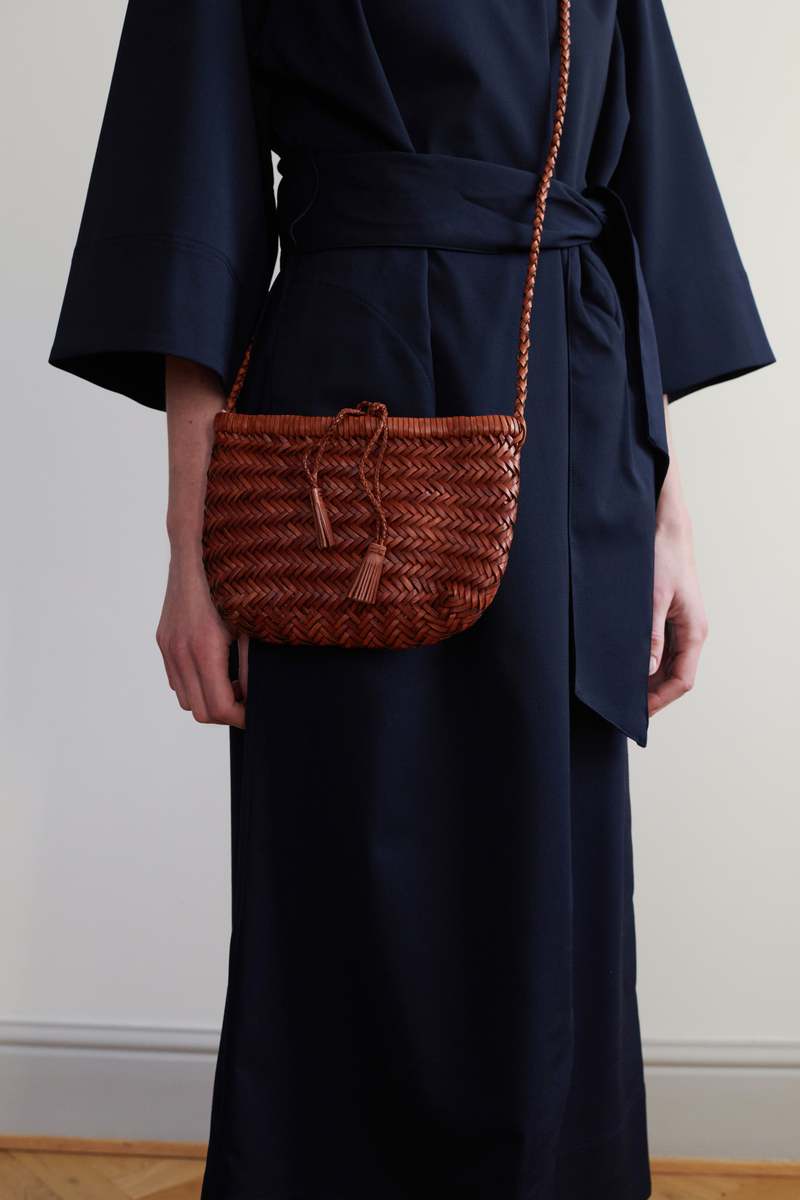 バッグ・カバンその他 Dragon Diffusion Bucket Bag \"Minsu Bag\" Dragon Diffusion - Minsu Bag Tan Woven Leather Bag