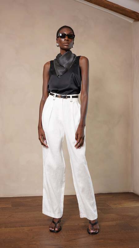 デニム・ジーパン Haikure Wide-Fit Black Organza Overlay Pants Haikure Wide-fit Black Organza Overlay Pants In Grey | ModeSens