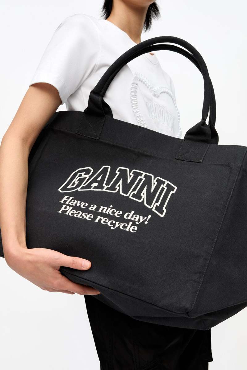 トートバッグ Ganni Xxl Logo Shopper Bag - Ganni - Cotton - Black Ganni Shopper XXL Contrasted Logo Tote Bag - Black | Garmentory