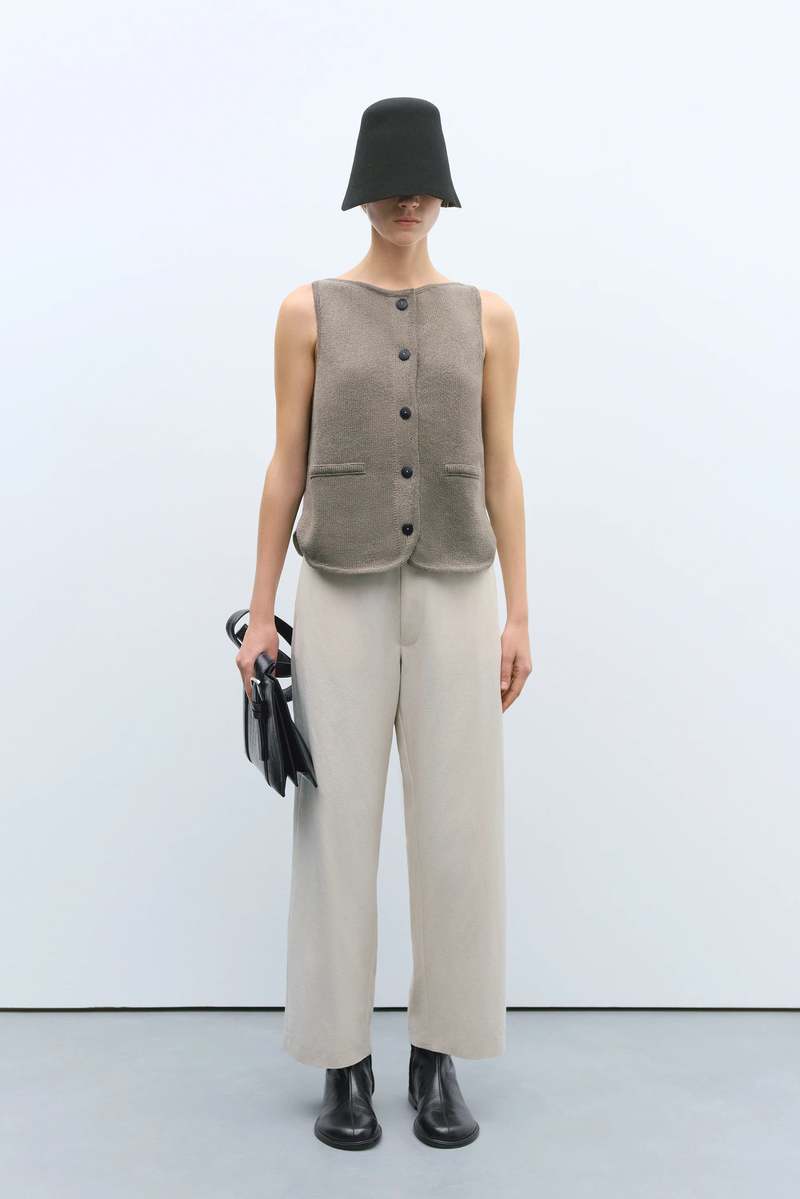 Cordera Boat Neck Waistcoat Cordera Boat Neck Waistcoat