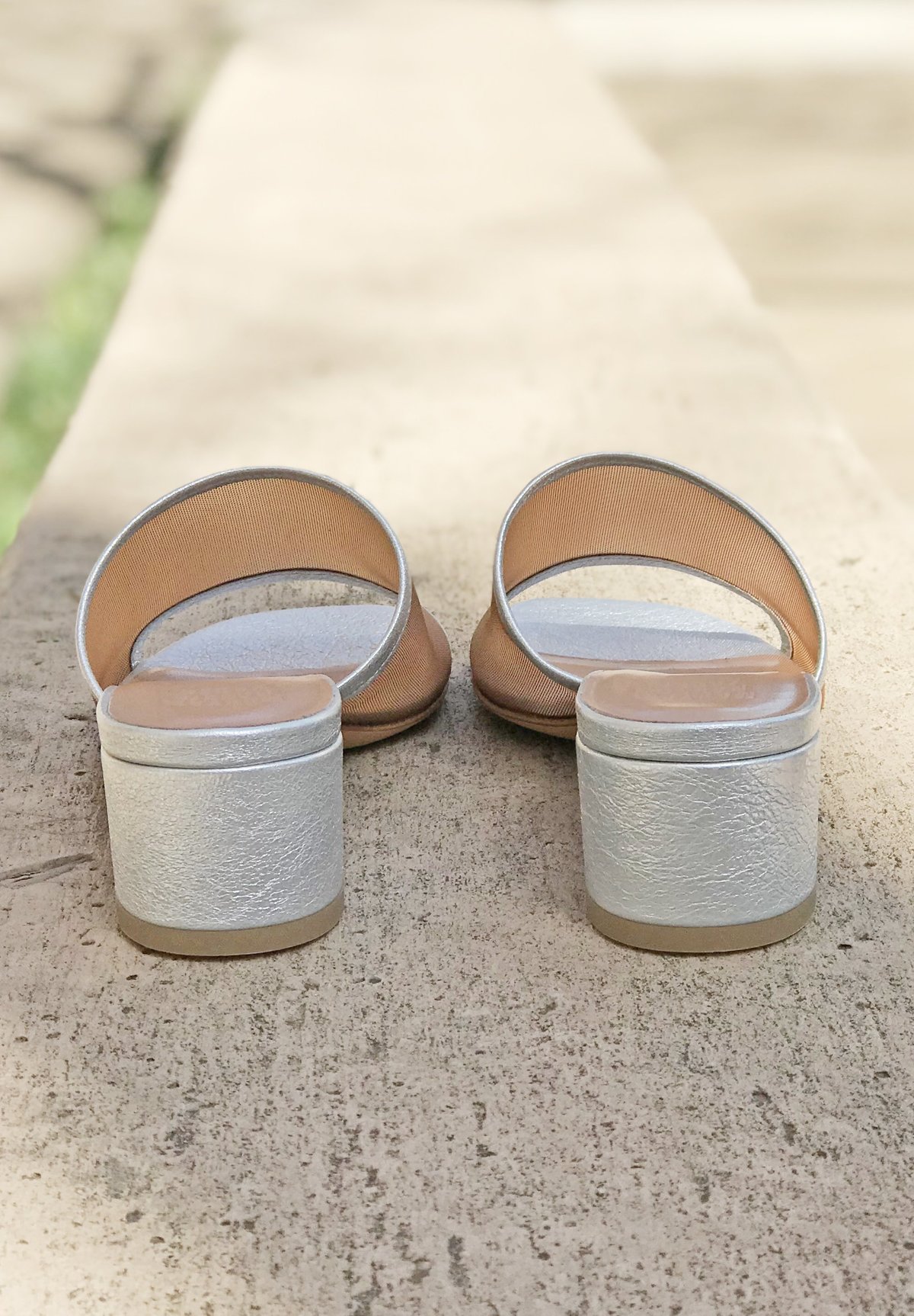 靴 MARYAM NASSIR ZADE SOPHIE MESH SLIDE SOPHIE SLIDE, STEEL – Maryam Nassir Zadeh