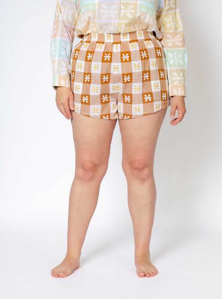 [LOW CLASSIC] / ☆ 24SS LOW WAIST SHORT TROUSER / BLACK LOW CLASSIC Low Waist Short Trouser - Black | Garmentory