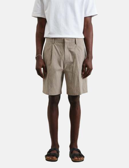 【送料&関税込】Autry White Bermuda Shorts With Drawstring A Autry White Bermuda Shorts With Drawstring And Staple X Logo