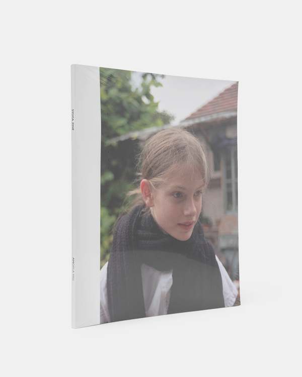 洋書 Angela Hill: Sylvia 洋書 Angela Hill: Sylvia Angela Hill Sylvia Zine by Angela Hill