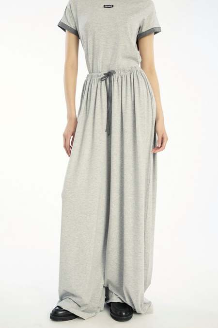 パンツ LOW CLASSIC JERSEY COCOON FIT PANTS 5BNY630 Low Classic Jersey Cocoon Fit Pants in Gray | Lyst