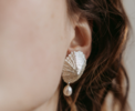 Saskia Diez Limpet Pearl Ear Studs - Thumbnail 1