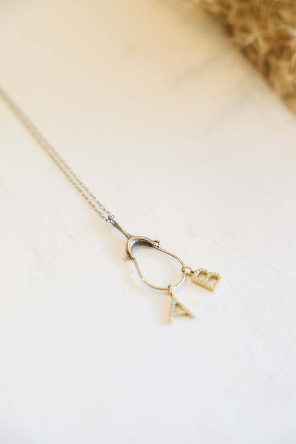 TENTHOUSANDTHINGS 22" Charm Holder