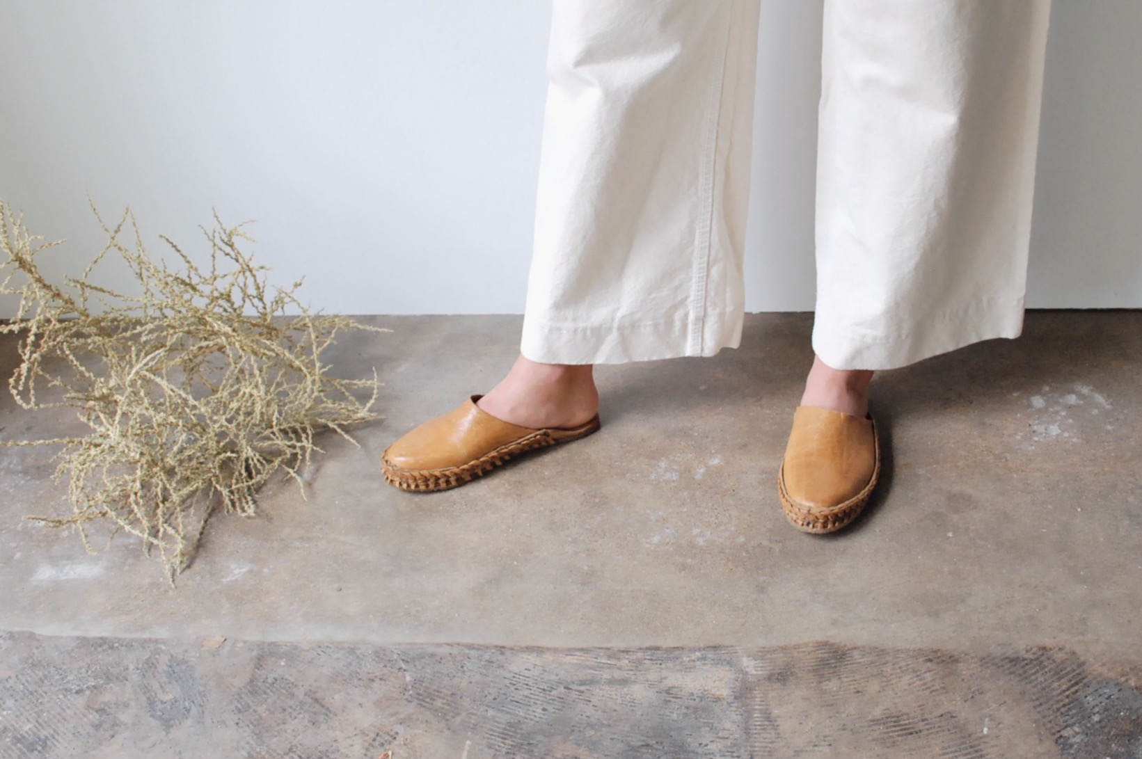 Mohinder leather slides Mohinders x Real Fun, Wow! Slides (9) | Used,… | Noihsaf Bazaar main image 3