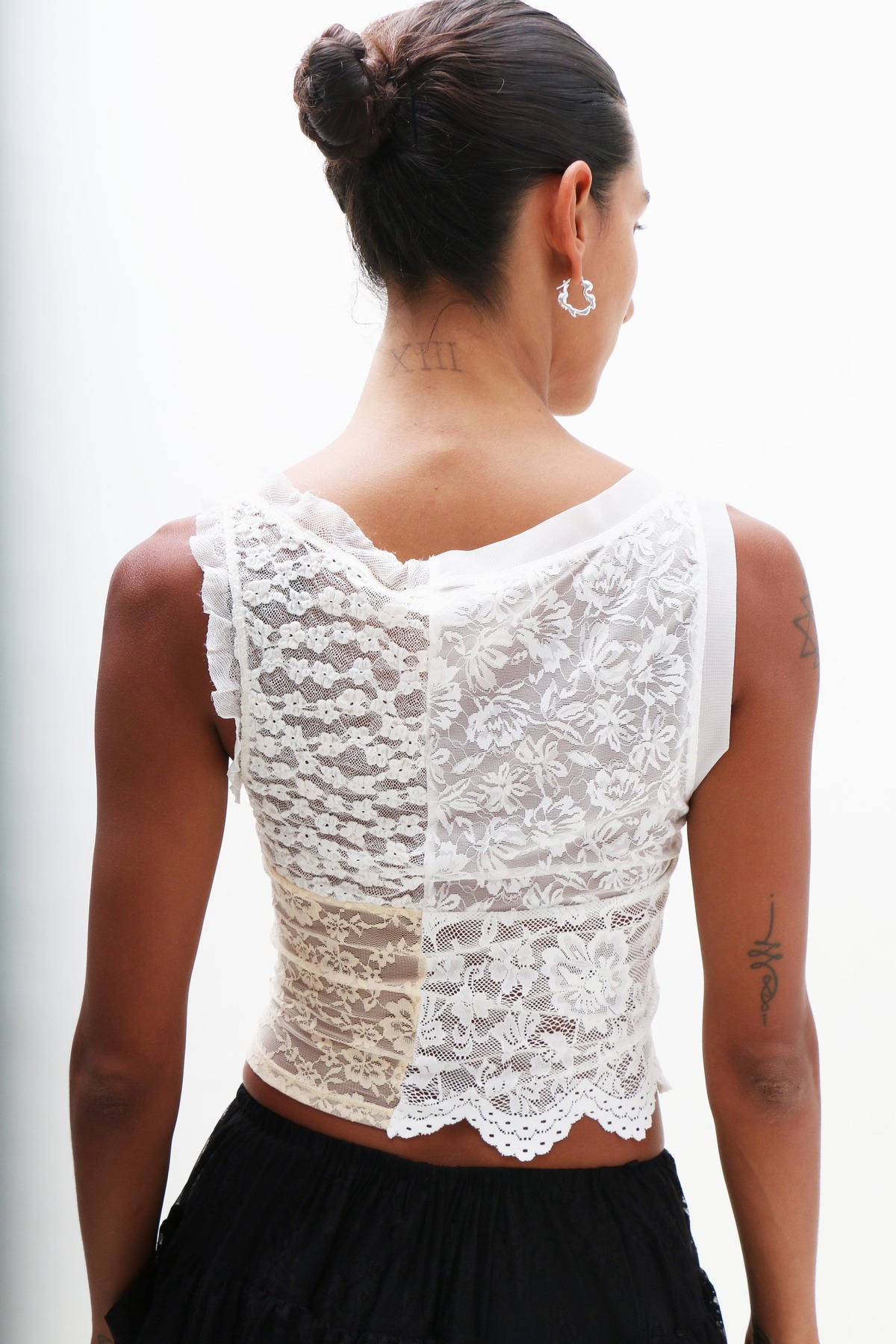 新品【YUHAN WANG/ユハン ワン】lace lined camisole 【公式通販】