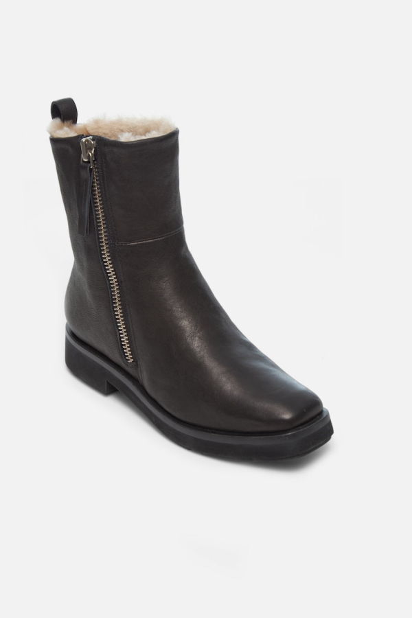 Coclico Lumin Shearling Boot - Black