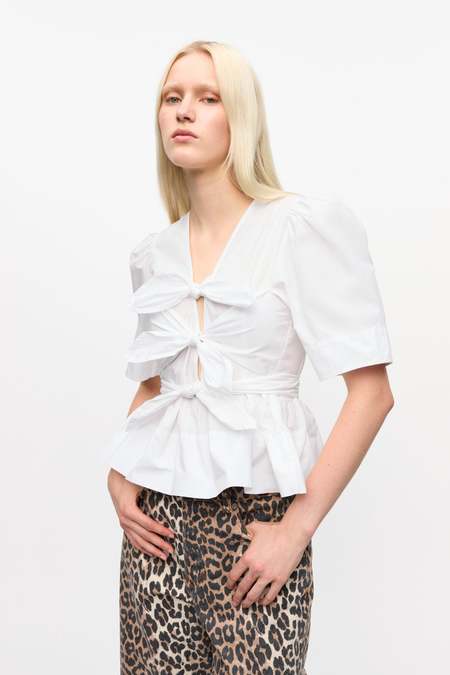 トップス Ganni Cotton Poplin V-neck Ruffle Blouse GANNI Women's Cotton Poplin V-Neck Frill Collar Shirt