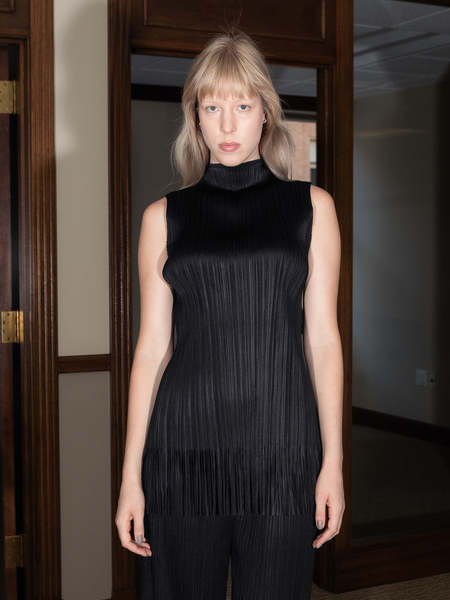 Issey Miyake Pleats Please Leaf Vein Top - Charcoal/Black | Garmentory