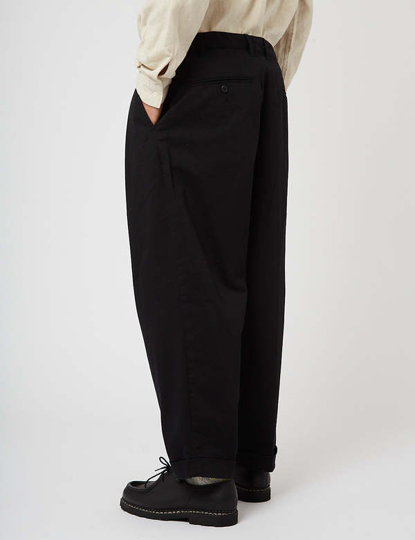 Beams Plus 2 Pleat Twill Trousers - Black | Garmentory