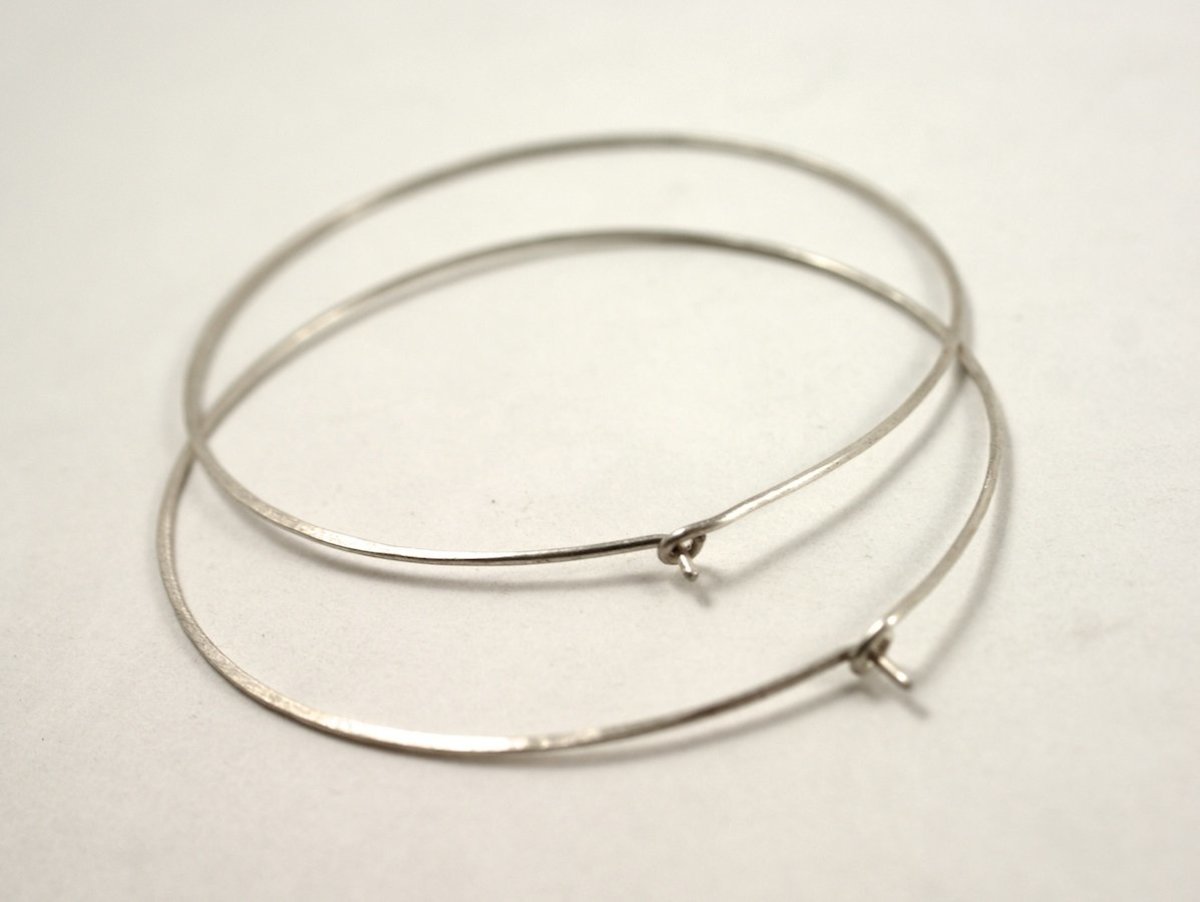 Hannah Naomi HAMMERED HOOP EARRINGS - Image 7 of 12