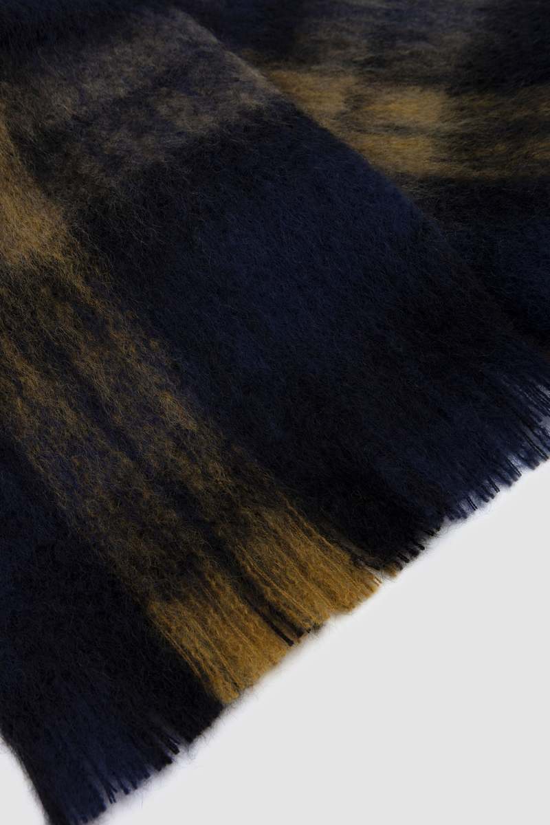 De Bonne Facture University Giant Scarf