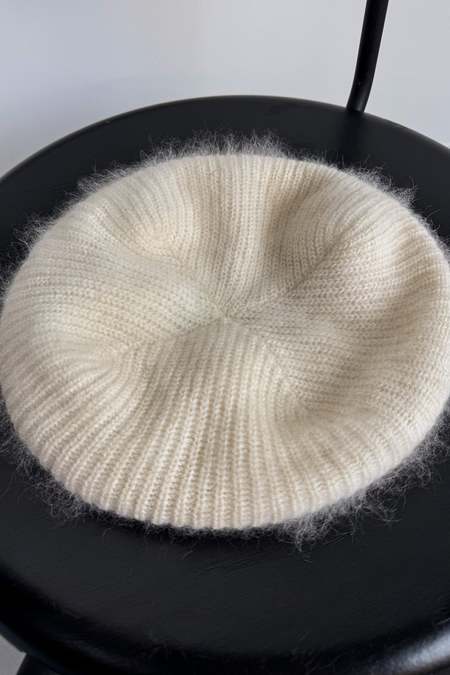 帽子 Misha&Puff Popcorm Beret 6-8y Kids Misha & Puff Popcorn Beret Hat - Camp Green | Garmentory