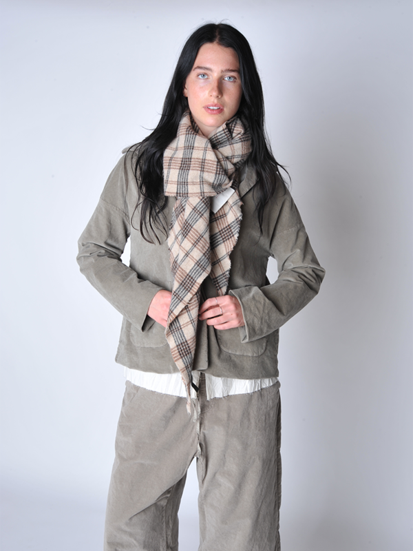 25AW 新品ALBUM DI FAMIGLIA のTRIANGLE SCARF Album di Famiglia Tartan Triangle Scarf in Chestnut Brown | Santa
