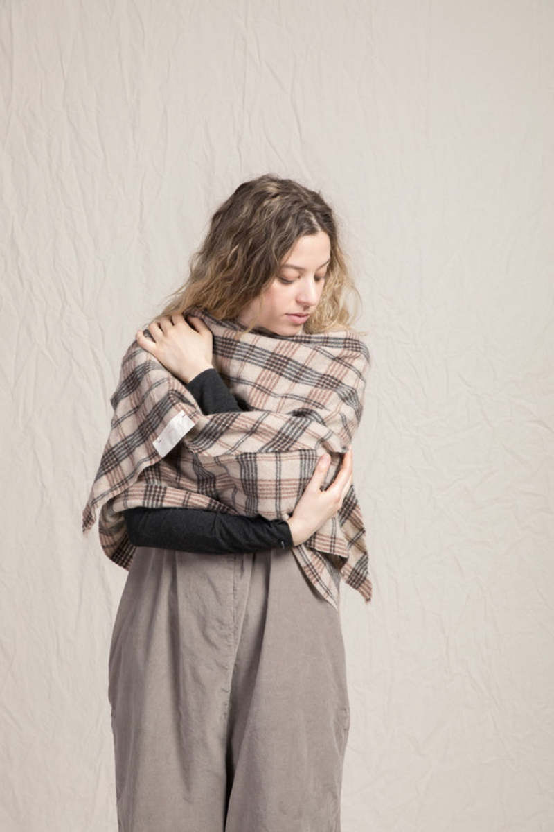 Album di Famiglia Tartan Triangle Scarf | Garmentory