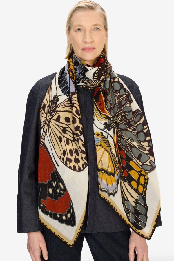 Inoui Editions 70 Papillons Scarf