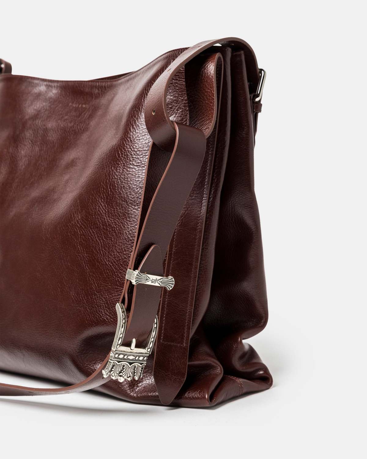 NULLUS 25SS Crown Buckle Tote ショルダーバッグ Nullus Crown Buckle Tote Bag - Wine Red | Garmentory