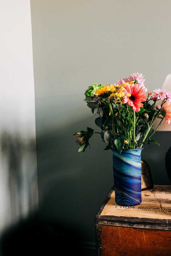 Ten Thousand Villages Phoenician Glass Vase