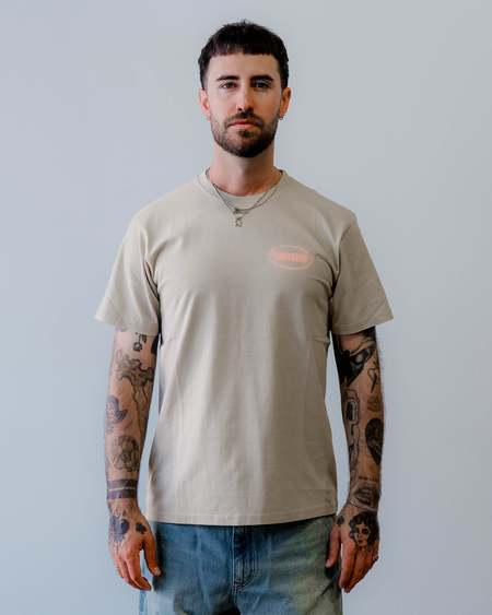 【SUNFLOWER】JAGGER TEE OFF-WHITE M 선플라워(SUNFLOWER) (M) 재거 티셔츠 오프 화이트 JAGGER TEE