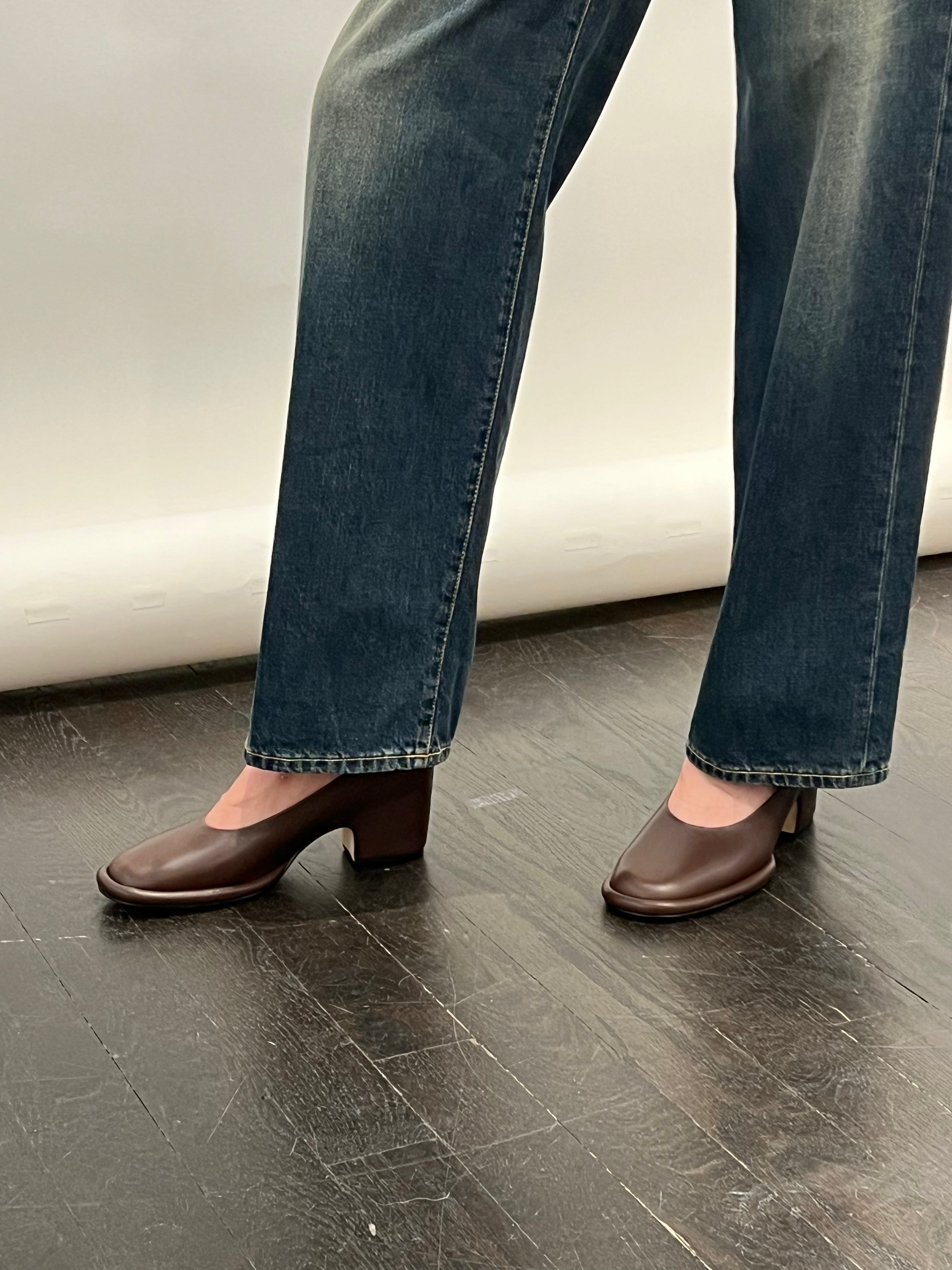 Arch-Pump-in-Saddle-by-Lauren-