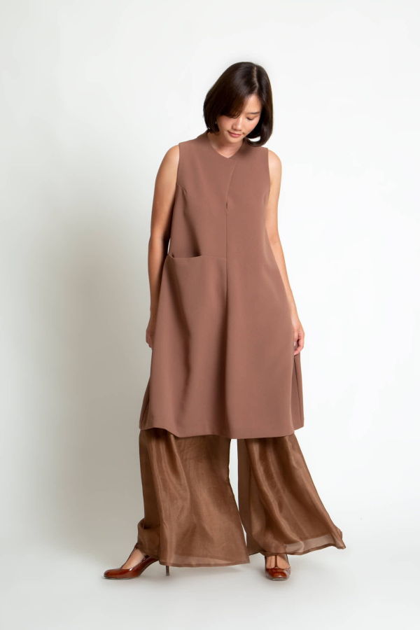 KAAREM Berry Four-Panel High Collar Dress