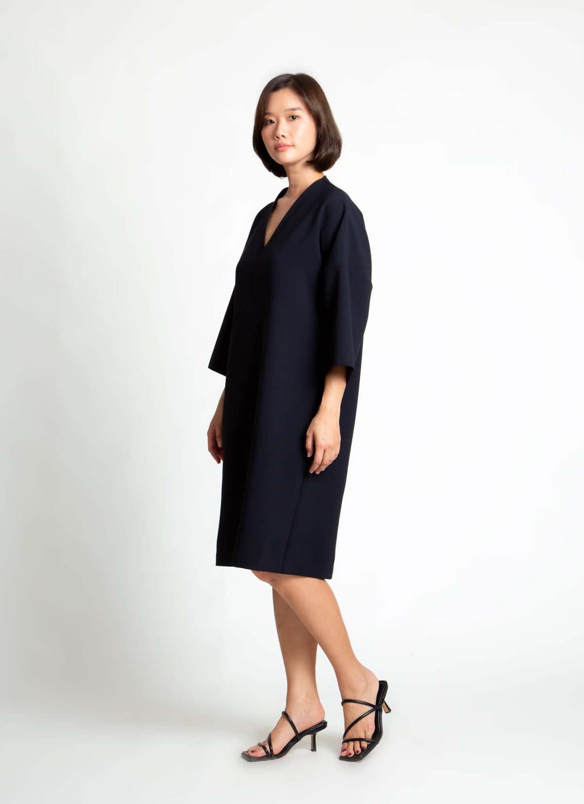 KAAREM Alluvial 3/4 Sleeve V Neck Pocket Dress - Image 2 of 3