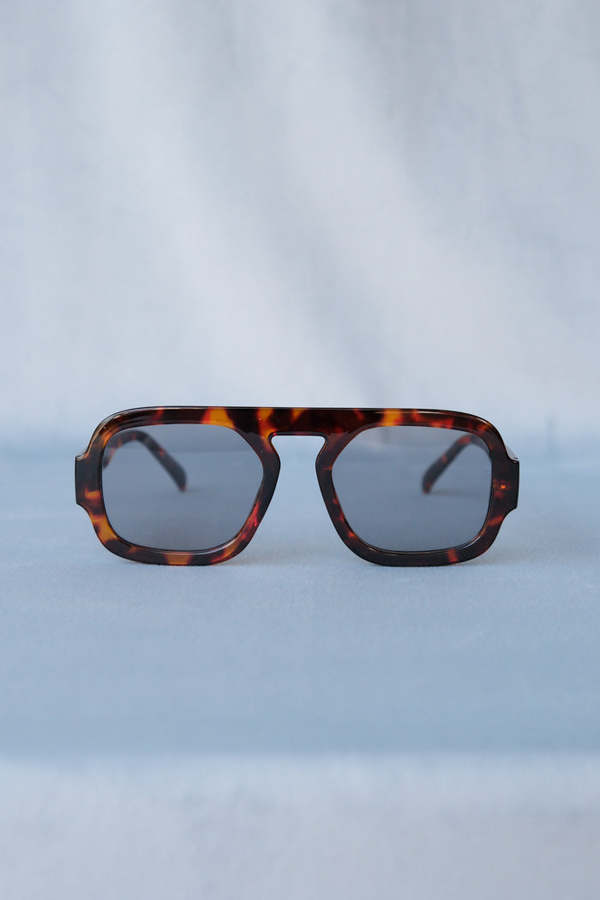 Pipe & Row Veda Sunglasses - Tortoise Frame/Black Lens Pipe & Row Veda Sunglasses - Tortoise Frame/Black Lens
